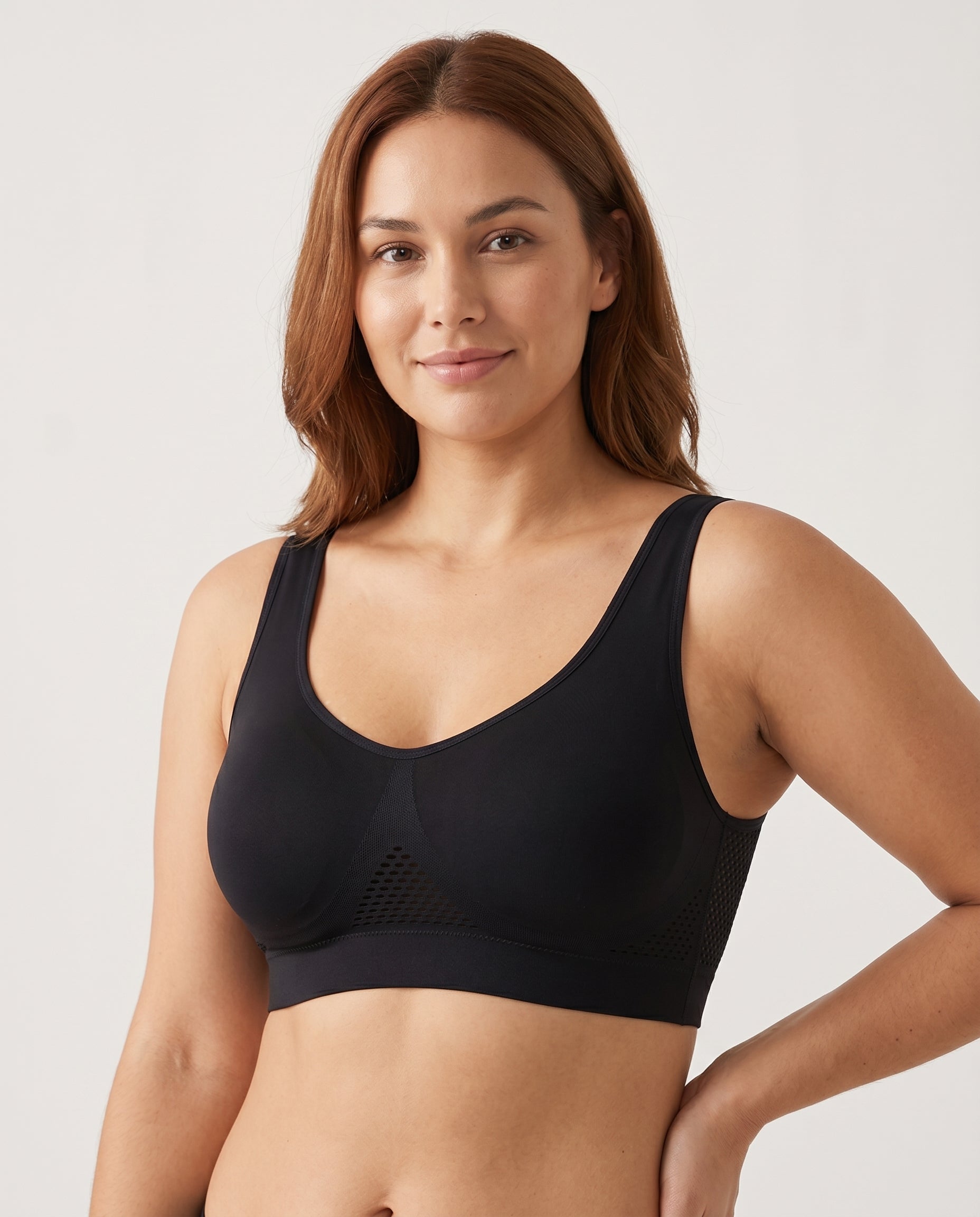 Ava Airflow Wirefree Comfort Bra Black Model Front
