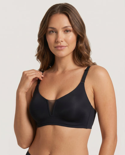 Demi Seamless Smoothing Wireless Bra Black Three Quarter