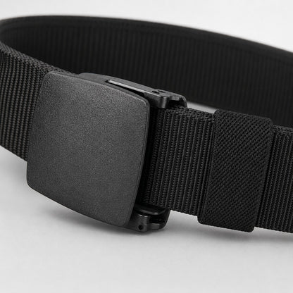 Close-up of the low-profile metal-free ratchet buckle