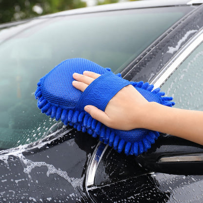 Washing a car with the WashCloud chenille sponge mitt